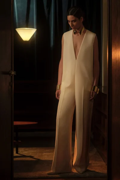 Look 50